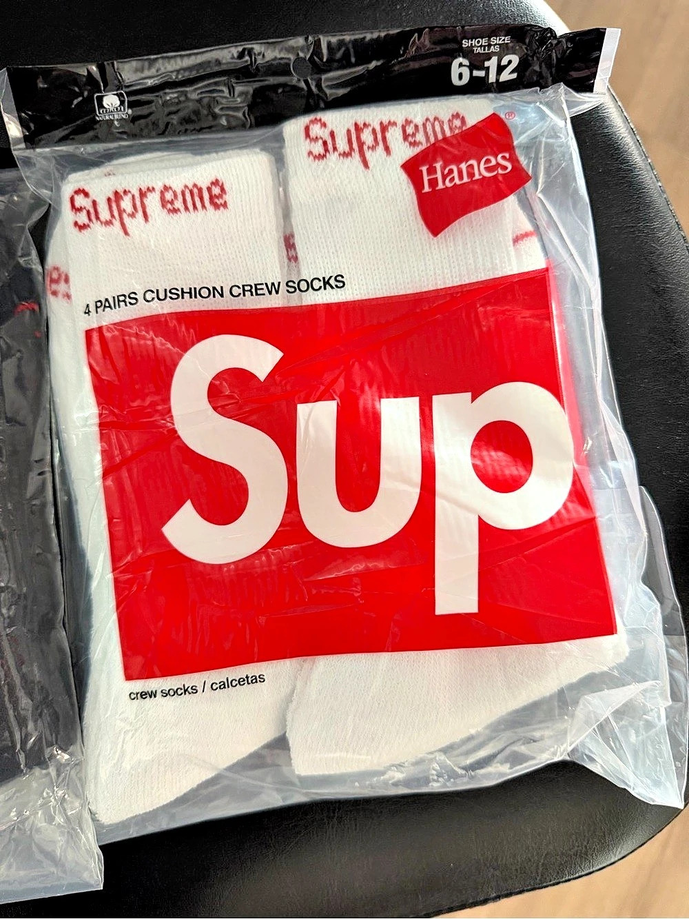 Supreme Hanes Crew Socks (4 Pack) White & Red Men 6-12